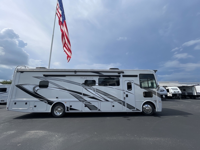 2024 Thor Hurricane 34R — photo 8 of 8
