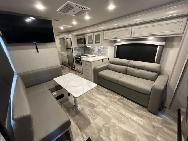 2023 Fleetwood Flair 29M — photo 3 of 8