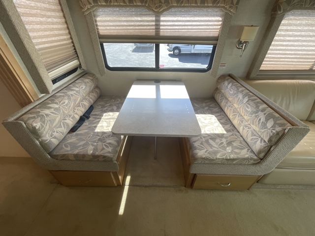 2007 Fleetwood Bounder 36Z — photo 2 of 8