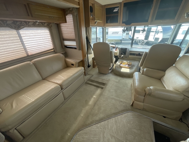 2007 Fleetwood Bounder 36Z — photo 3 of 8