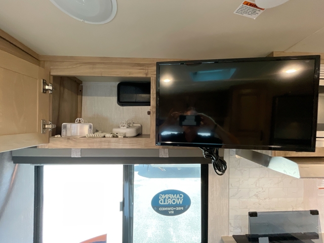 2021 Forest River Solaire Expandable 163X — photo 6 of 8