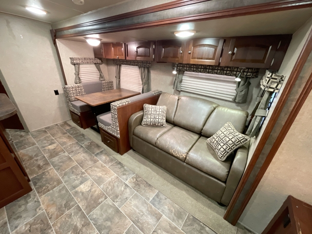 2015 Forest River Rockwood Roo 23IKSS — photo 4 of 7