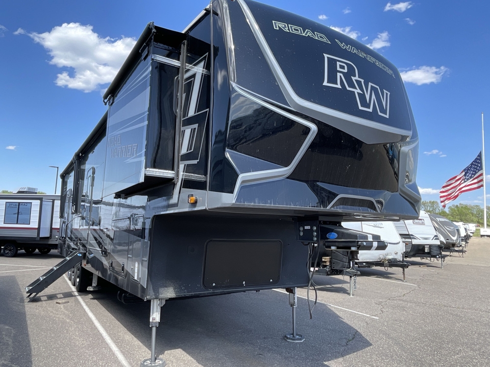 2022 Heartland Road Warrior 414RW - Stock #2676544Z | Oronoco, MN