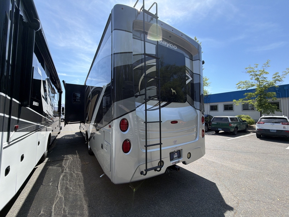 2021 Jayco Seneca 37TS — photo 7 of 8