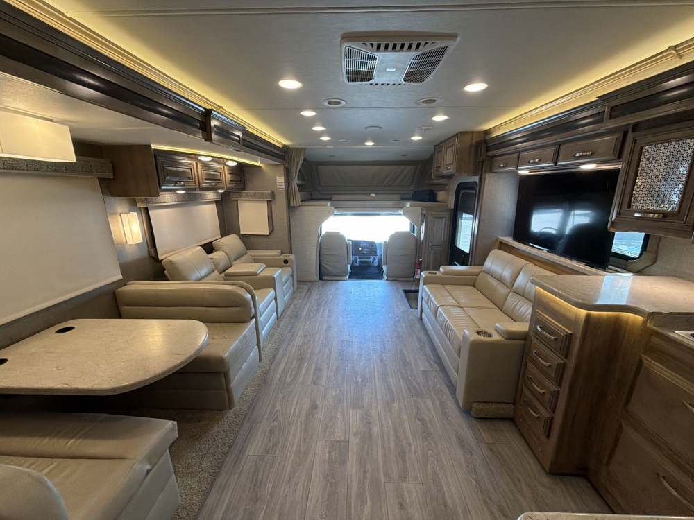 2021 Jayco Seneca 37TS — photo 4 of 8