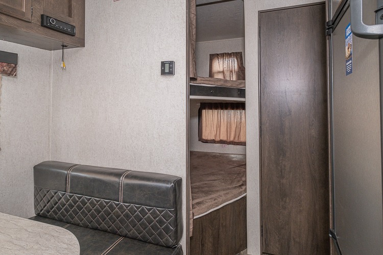 Starcraft Mossy Oak 26BH Camping World of Roanoke 2233532