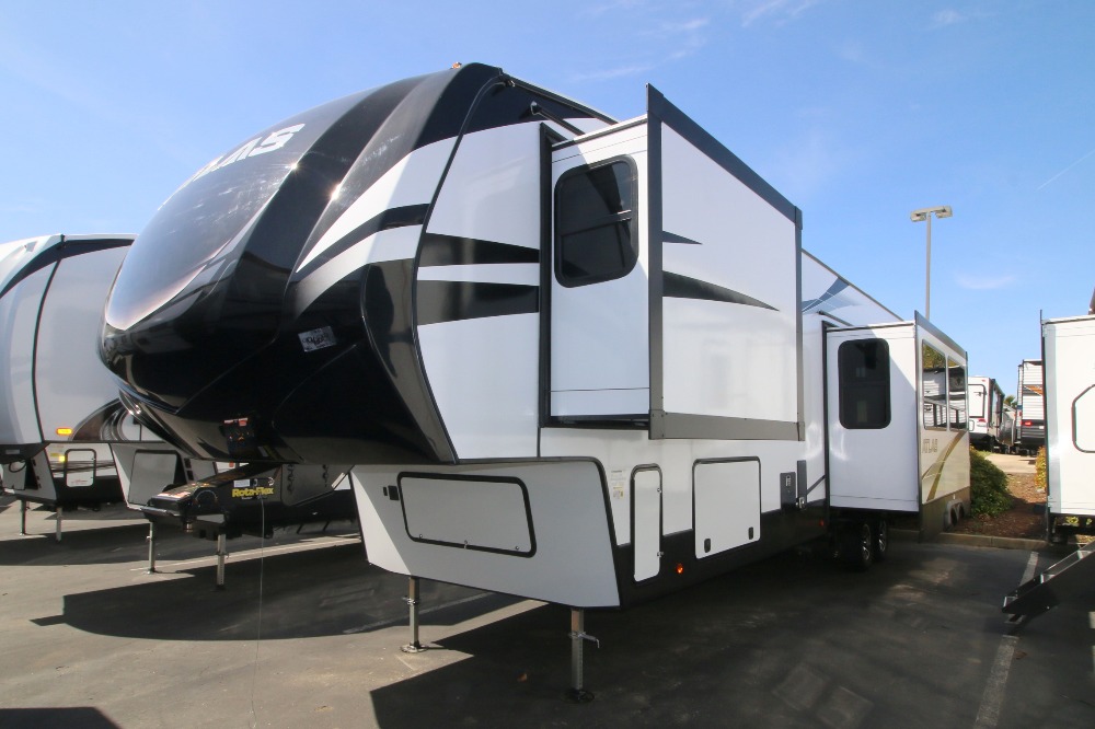 Dutchmen Atlas 3602LFKB Camping World of Sacramento 1931336