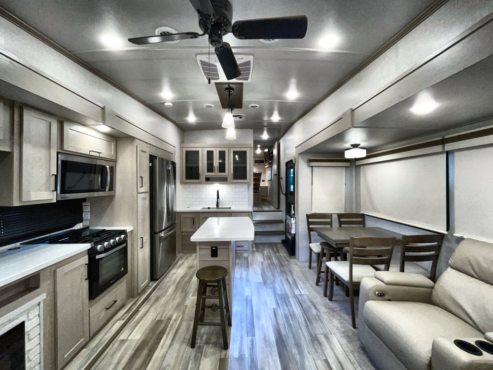 2023 Forest River Rockwood Ultra Lite 2883WS - Stock