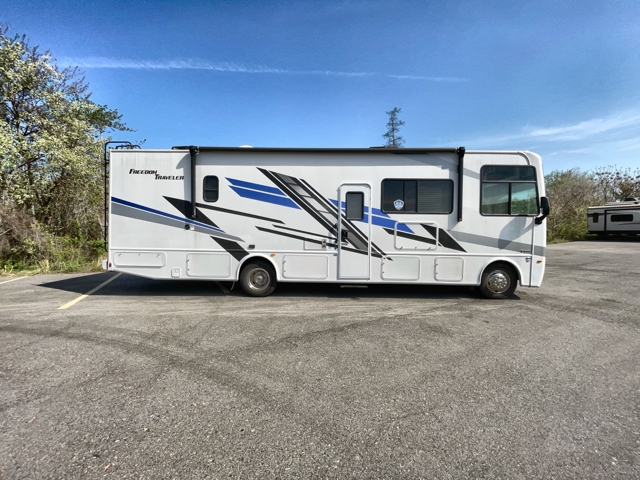 2025 Thor Freedom Traveler A32 — photo 7 of 8