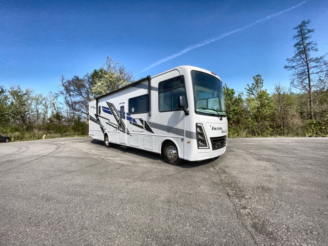 2025 Thor Freedom Traveler A32 — photo 1 of 8