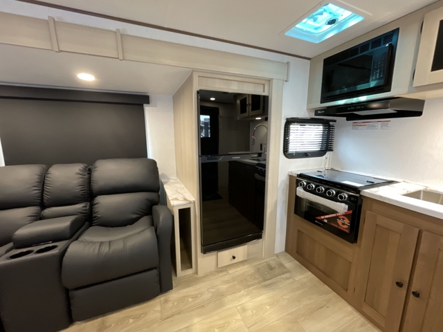 2026 Coachmen Apex Ultra-lite 246BARV — photo 8 of 8