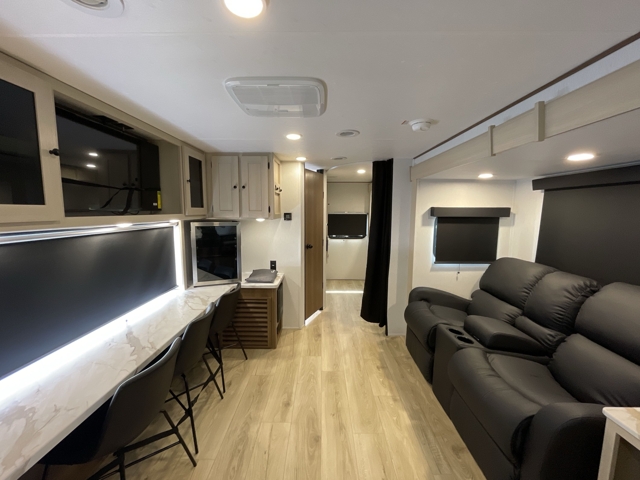 2026 Coachmen Apex Ultra-lite 246BARV — photo 2 of 8