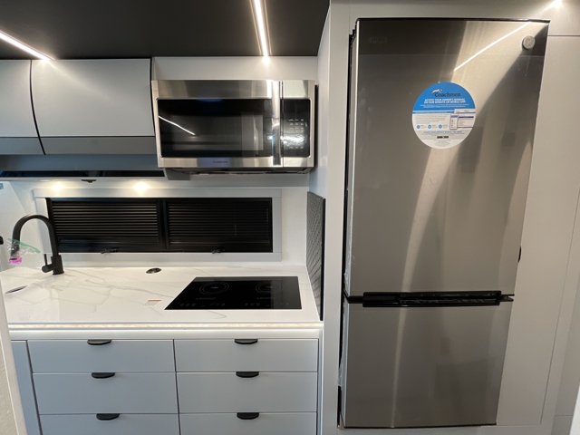 2026 Coachmen Euro 25TB — photo 7 of 8