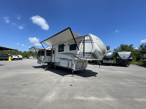 RV carousel image 1