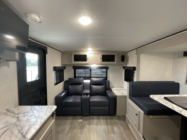 2025 Coachmen Apex Nano 221RLS — photo 3 of 8