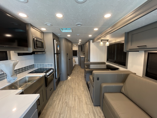 2026 Coachmen Pursuit 31ES — photo 2 of 8
