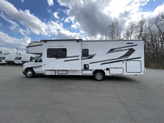 2026 Forest River Sunseeker LE 3250DSF — photo 6 of 8