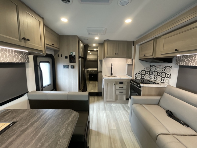 2026 Forest River Sunseeker LE 3250DSF — photo 3 of 8