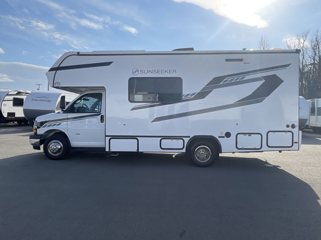 2026 Forest River Sunseeker LE 2350C — photo 6 of 8