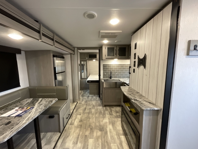 2022 Dutchmen Kodiak 248BHSL — photo 3 of 8