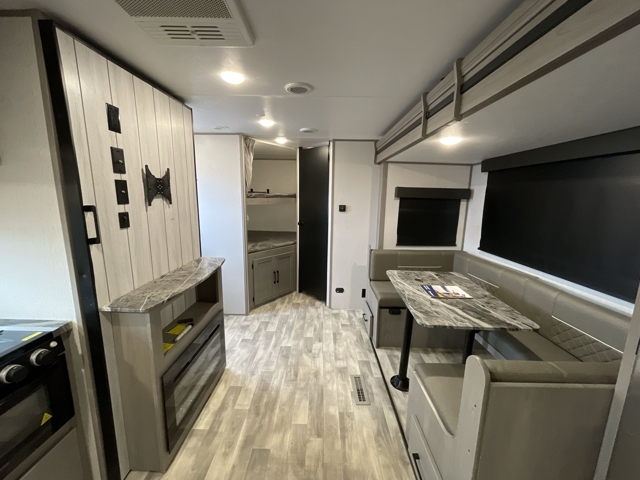2022 Dutchmen Kodiak 248BHSL — photo 4 of 8