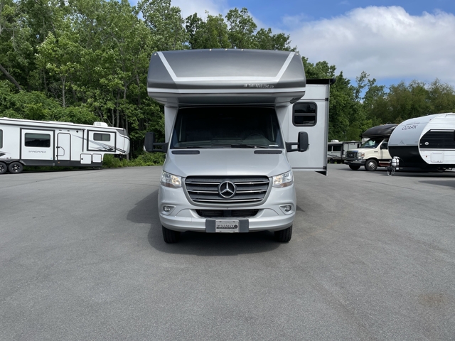 2022 Dynamax Isata 3 24RW — photo 5 of 8
