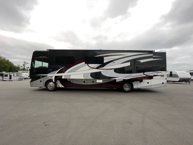 2018 Fleetwood Pace Arrow Lxe 38K — photo 6 of 8