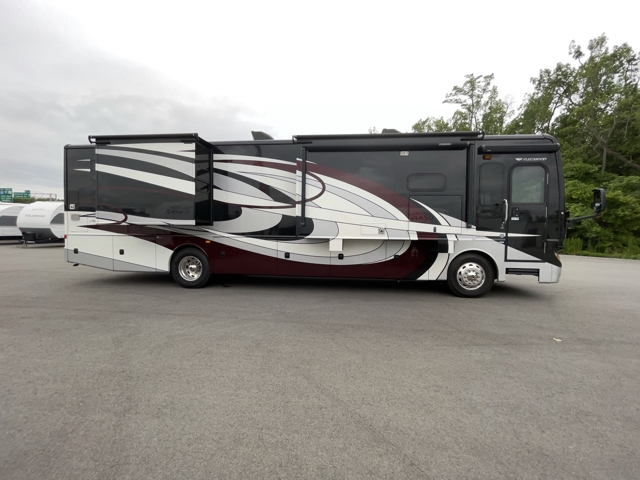 2018 Fleetwood Pace Arrow Lxe 38K — photo 7 of 8