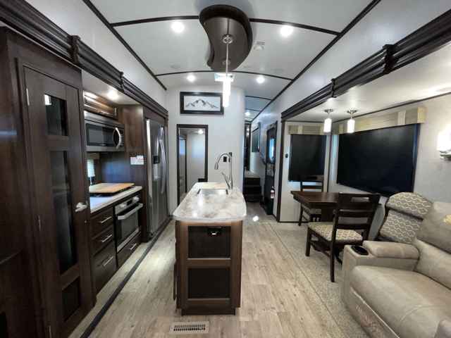 2020 Jayco North Point 377RLBH — photo 3 of 8