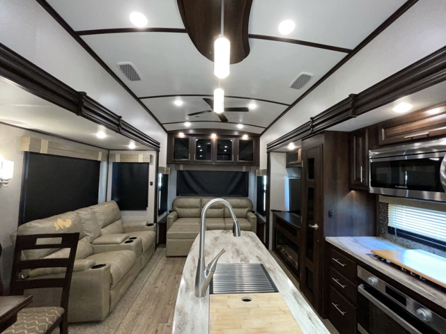 2020 Jayco North Point 377RLBH — photo 4 of 8