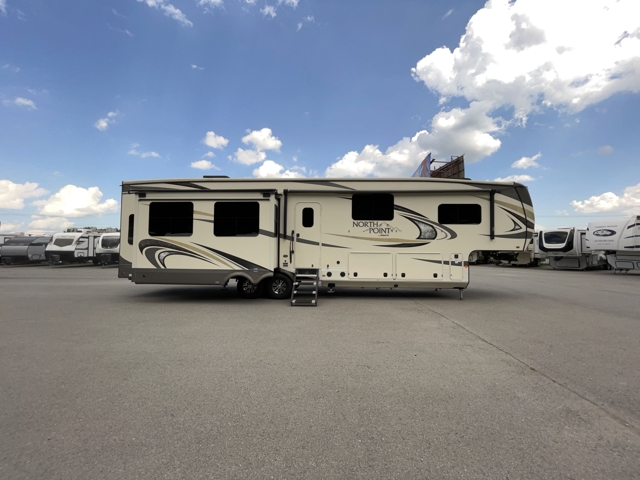 2020 Jayco North Point 377RLBH — photo 7 of 8