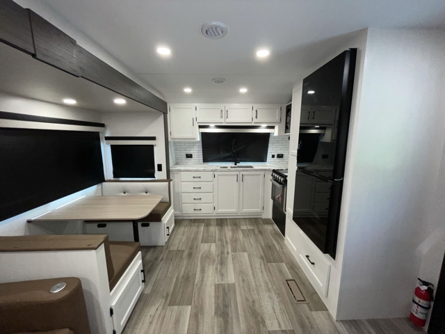 2026 Venture RV Sporttrek 251VFK — photo 3 of 8