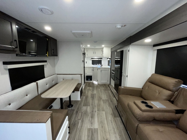 2026 Venture RV Stratus 221VRK — photo 2 of 8