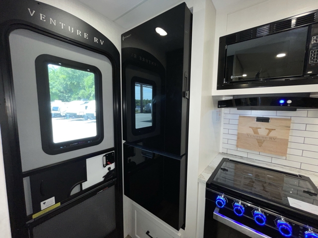 2026 Venture RV Sporttrek 251VRK — photo 8 of 8