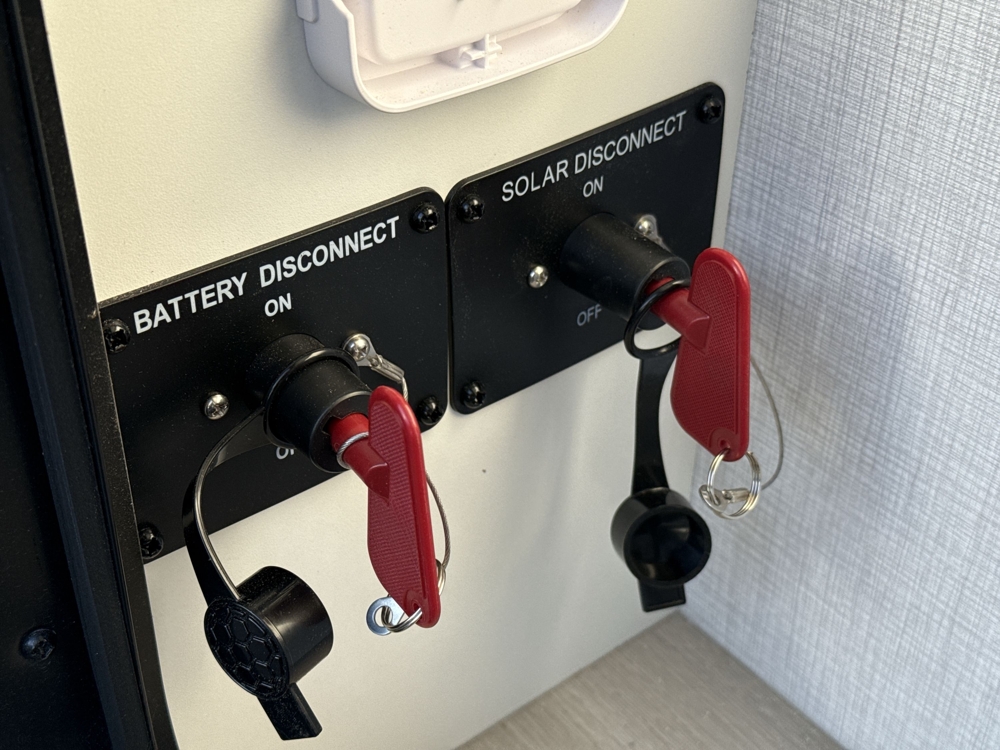 battery-and-solar-controls