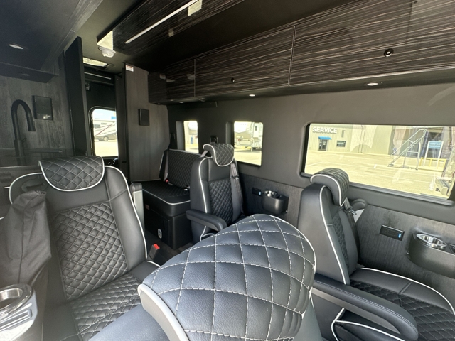 2027 Thor Freedom Mover PX10 Awd — photo 3 of 8
