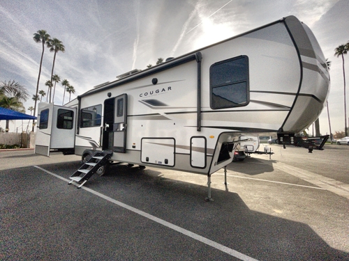 RV carousel image 1