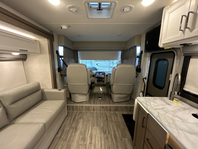 2026 Thor Freedom Traveler A24 — photo 4 of 8