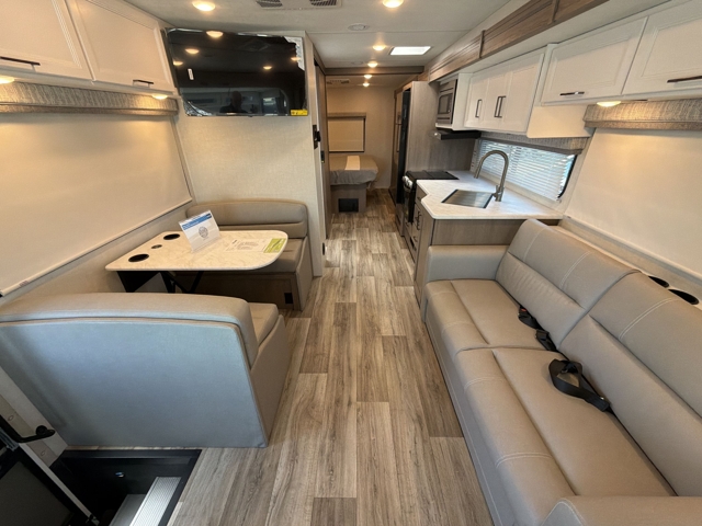 2027 Thor Freedom Traveler A29 — photo 4 of 8