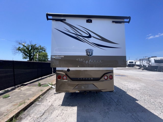 2018 Tiffin Wayfarer 24BW — photo 6 of 8
