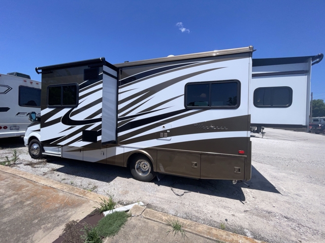 2018 Tiffin Wayfarer 24BW — photo 5 of 8