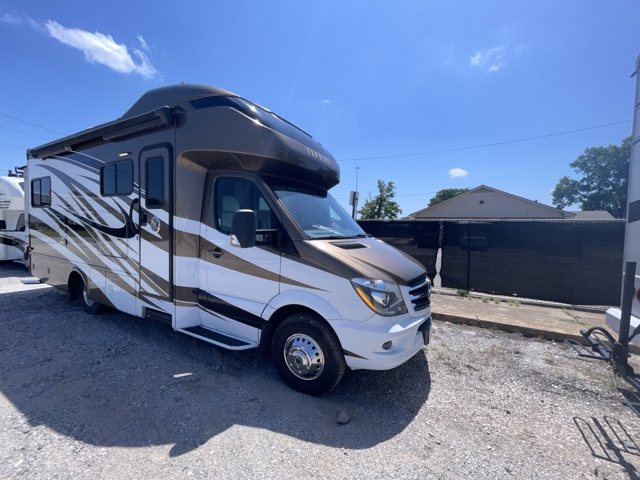 2018 Tiffin Wayfarer 24BW — photo 1 of 8