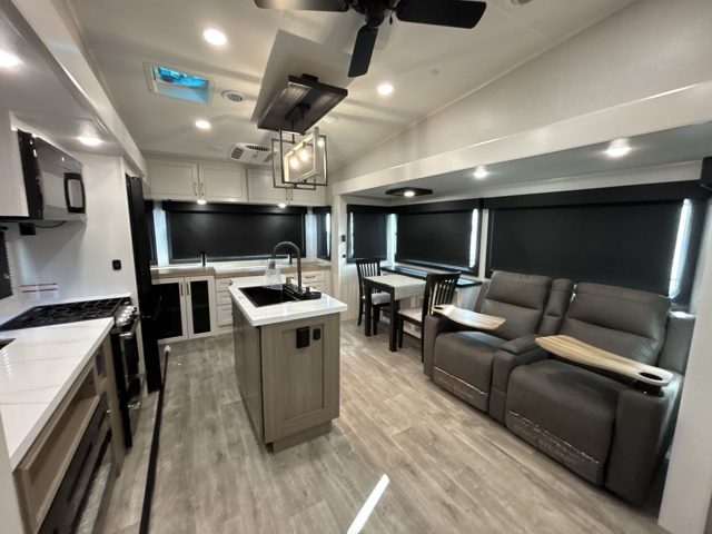 2026 Jayco Eagle 325MKTS — photo 3 of 8