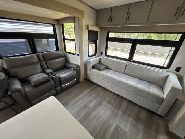 2027 K-Z RV Ridgeway 36MB — photo 3 of 8