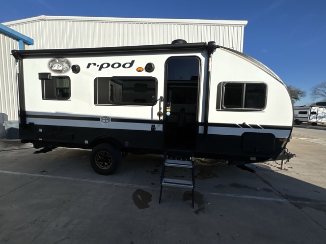 2026 Forest River R-pod 185 — photo 5 of 8