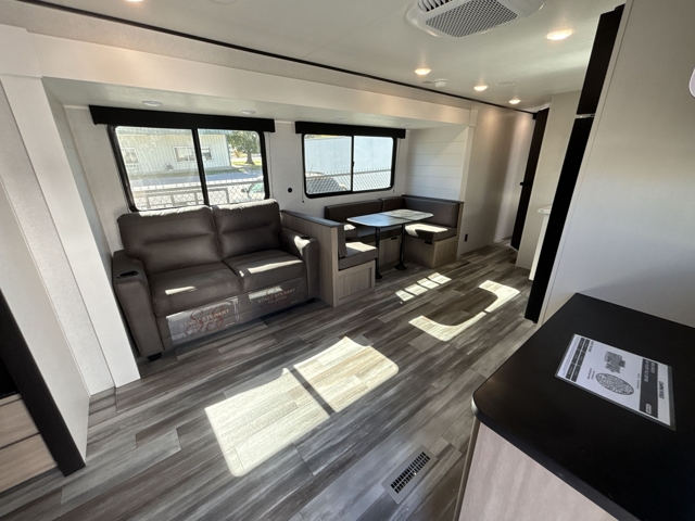 2026 Jayco Jay Flight SLX 330TBS — photo 3 of 8