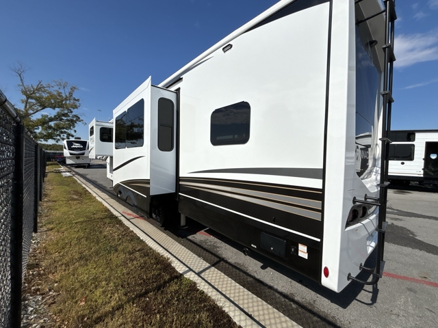 2026 Jayco Pinnacle 38FBRK — photo 7 of 8