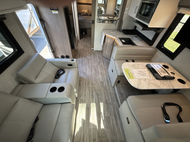 2026 Thor Freedom Traveler A28 — photo 4 of 8