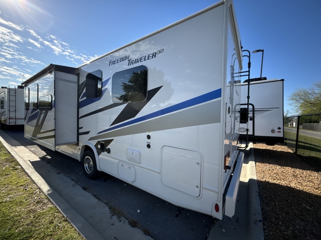 2026 Thor Freedom Traveler A28 — photo 7 of 8