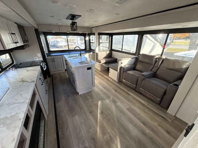 2026 Jayco Jay Feather 27MK — photo 3 of 8